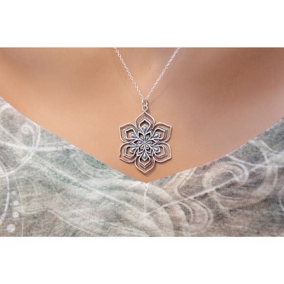 Sterling Silver Openwork Pendant Necklace - Picture 1 of 2